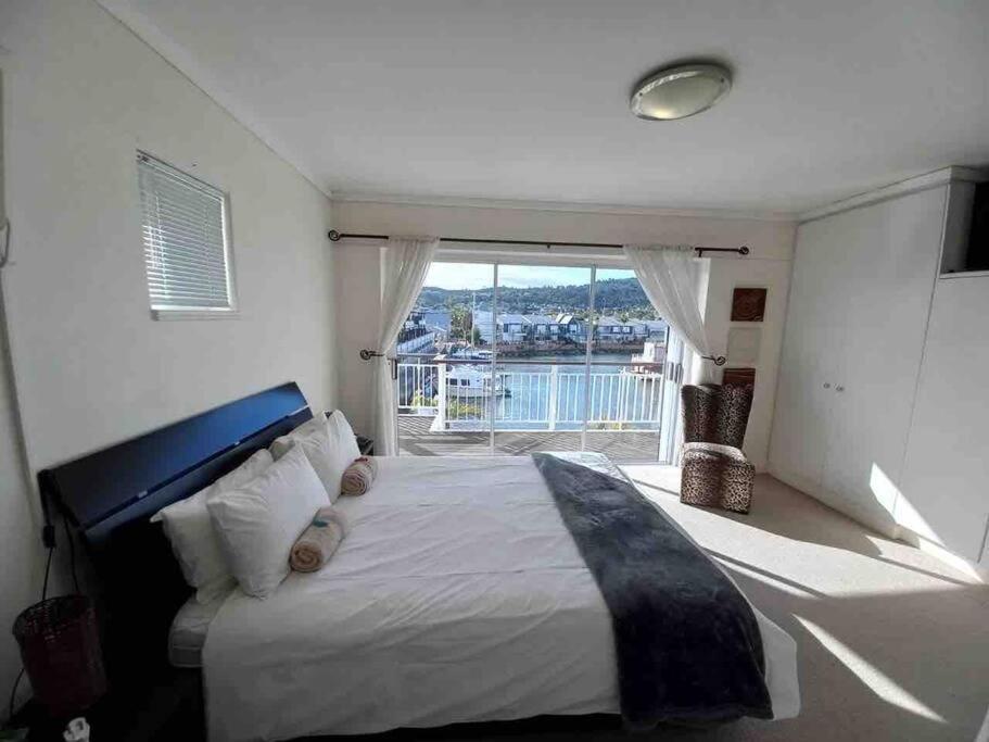 Waterfront - 1 South Quay Lovely Two Bed On Water Knysna Eksteriør billede